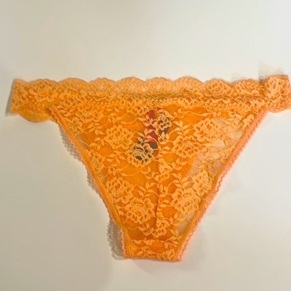 Lace extra large, La Senza panties, 4 for $20 - Picture 2 of 7